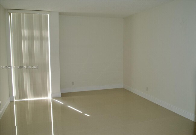 Building Photo - 1370 S Ocean Blvd