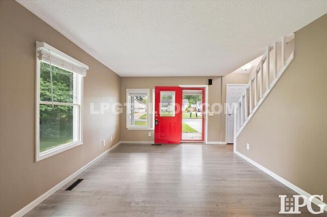 Building Photo - 7044 Springfield Dr