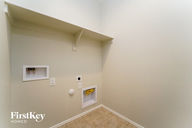 Building Photo - 7519 S Via Rancho La Costa