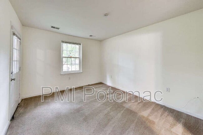 Building Photo - 18310 Streamside Dr