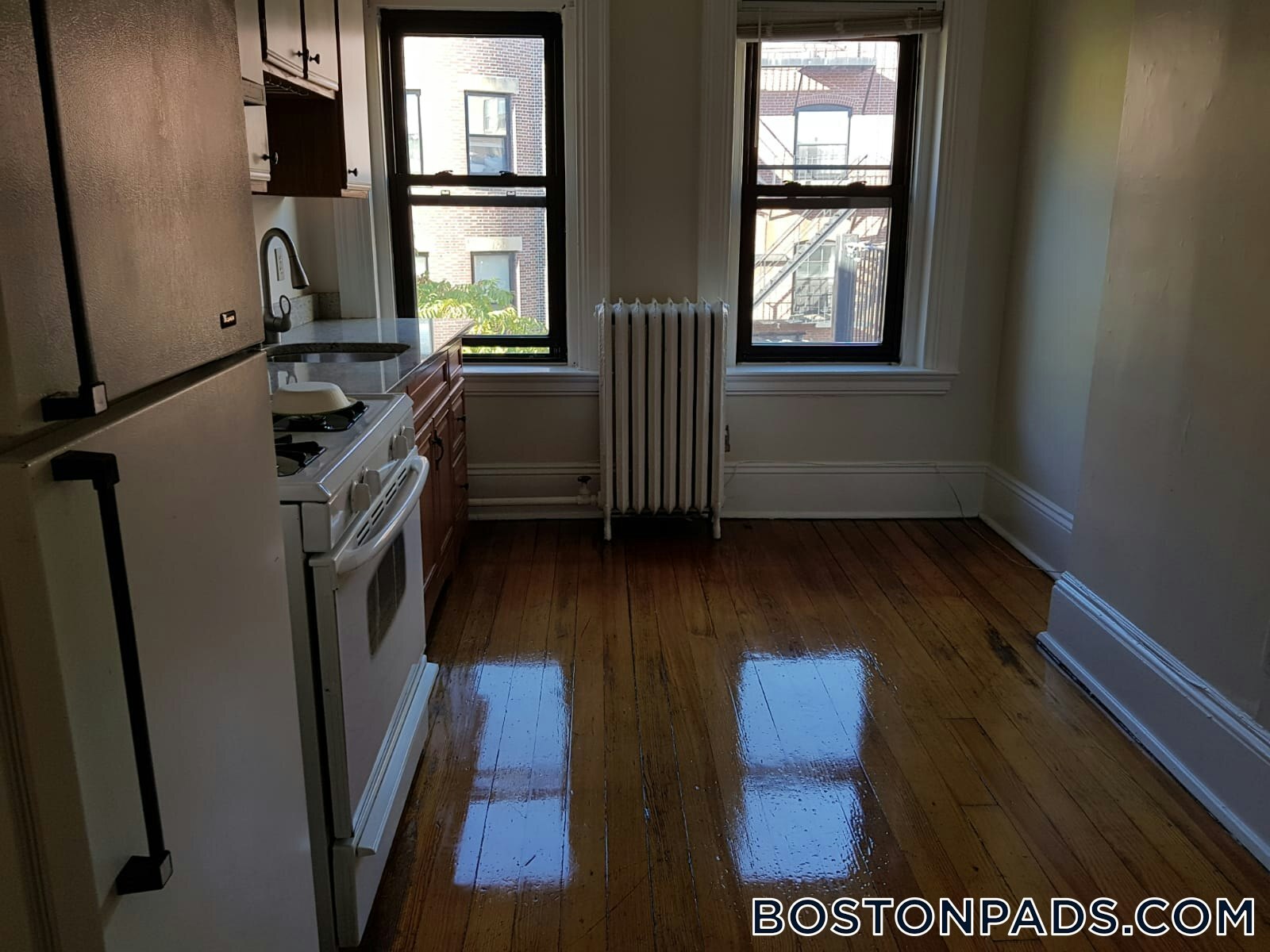 Building Photo - 533 Newbury St