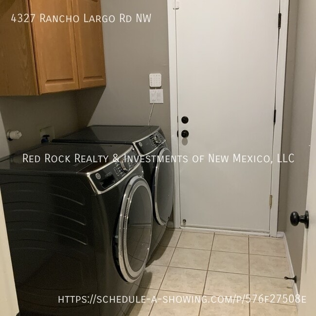 Building Photo - 4327 Rancho Largo Rd NW