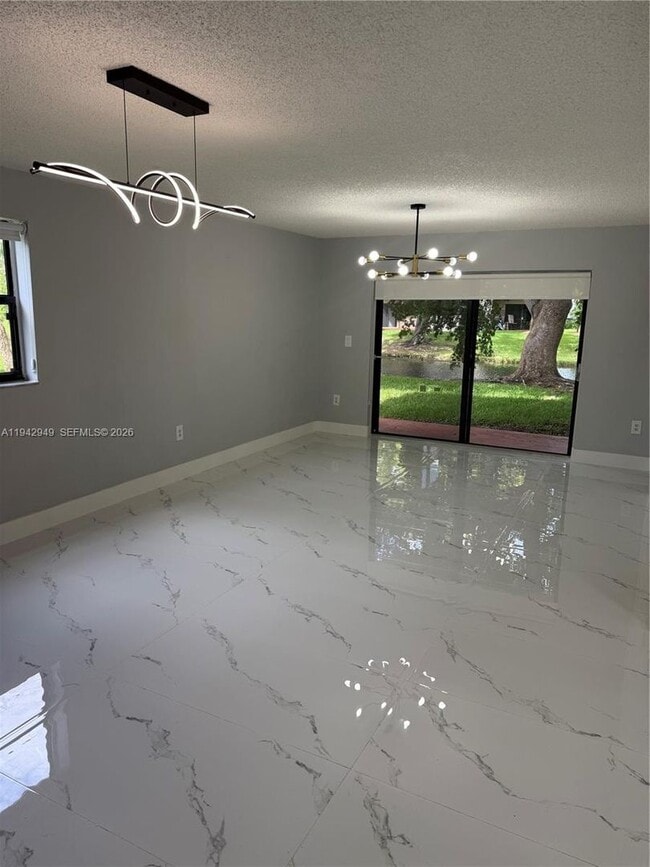 Building Photo - 9937 Nob Hill Pl