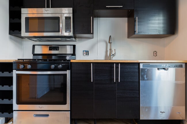 Building Photo - 321 Seward St