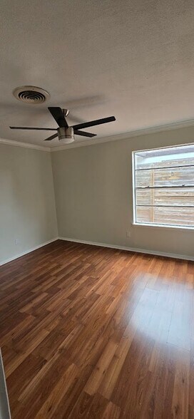 Building Photo - 1827 Highland Park Ave