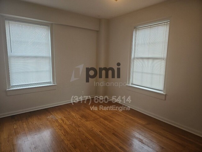 Building Photo - 1 W 28th St