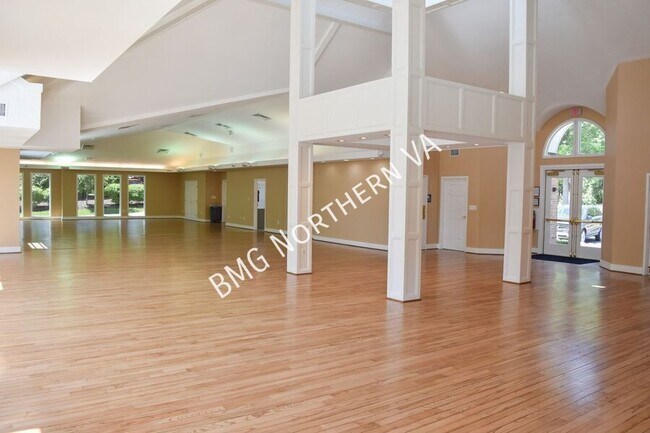 Building Photo - 6001 Keble Dr