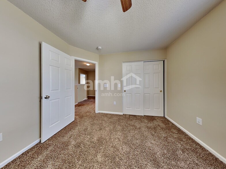 Building Photo - 5006 Athol St