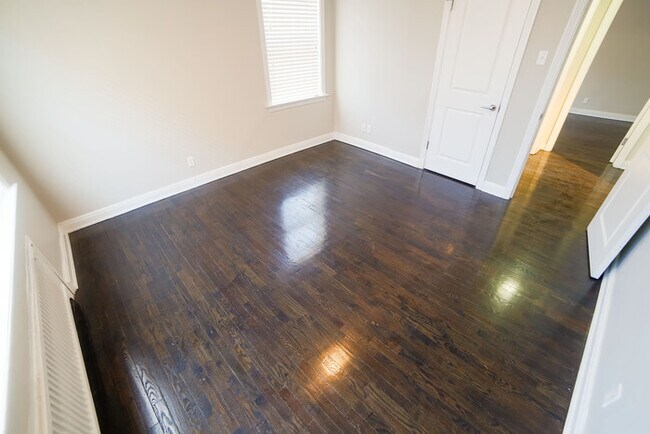 Building Photo - Moorlands Neighborhood in Clayton!