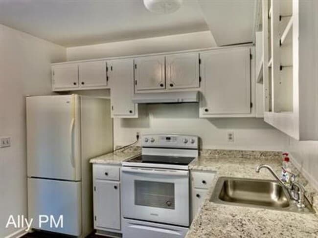 Building Photo - 2383 Austin Dr