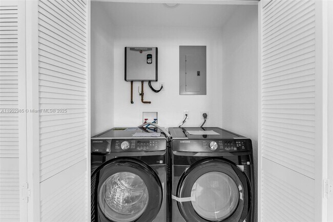 Building Photo - 30104 SW 152nd Ct