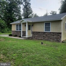 Building Photo - 8060 Easton Rd