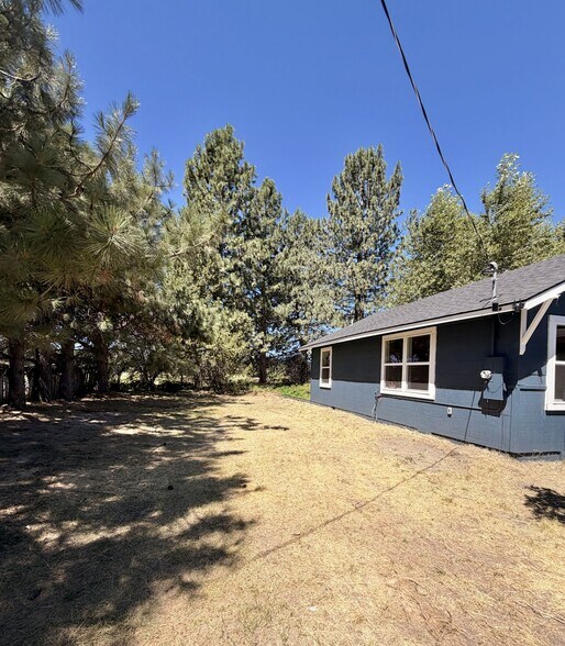 Building Photo - 426 1st Ave