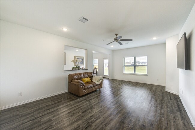 Building Photo - 1088 Rd 5102