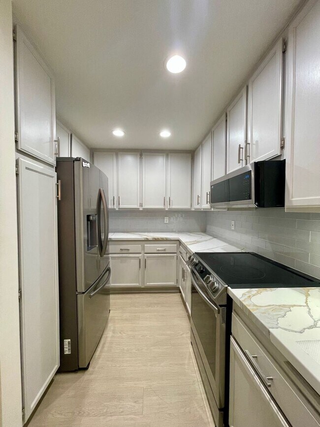Building Photo - 11517 Fury Ln