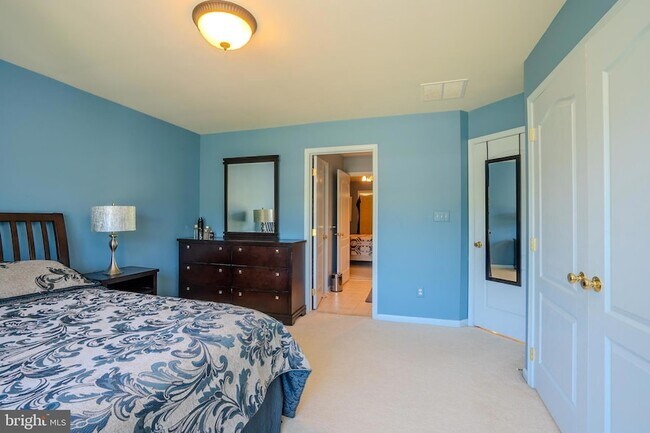 Building Photo - 19 Meadowlark Dr