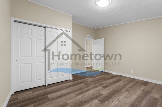 Building Photo - 3 Bedroom 2 Bathroom Home in a Rustic Setting with Mountain Views Available in Blanchard!