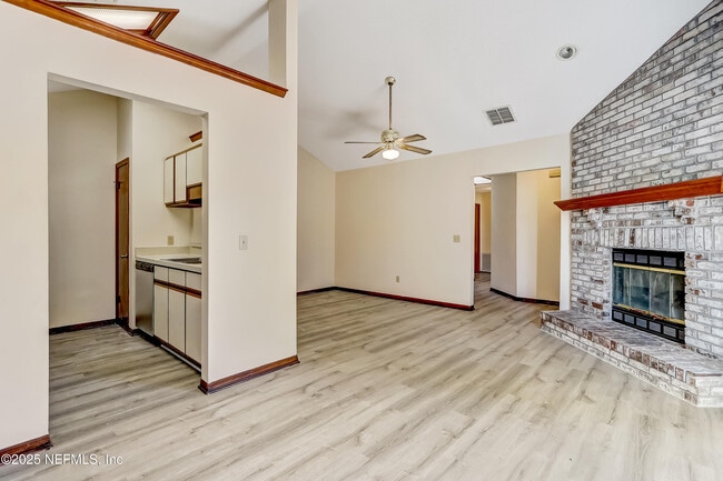 Building Photo - 12015 Cobblewood Ln N