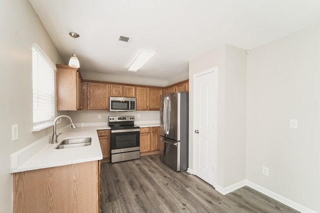 Building Photo - 316 Wrayhill Dr