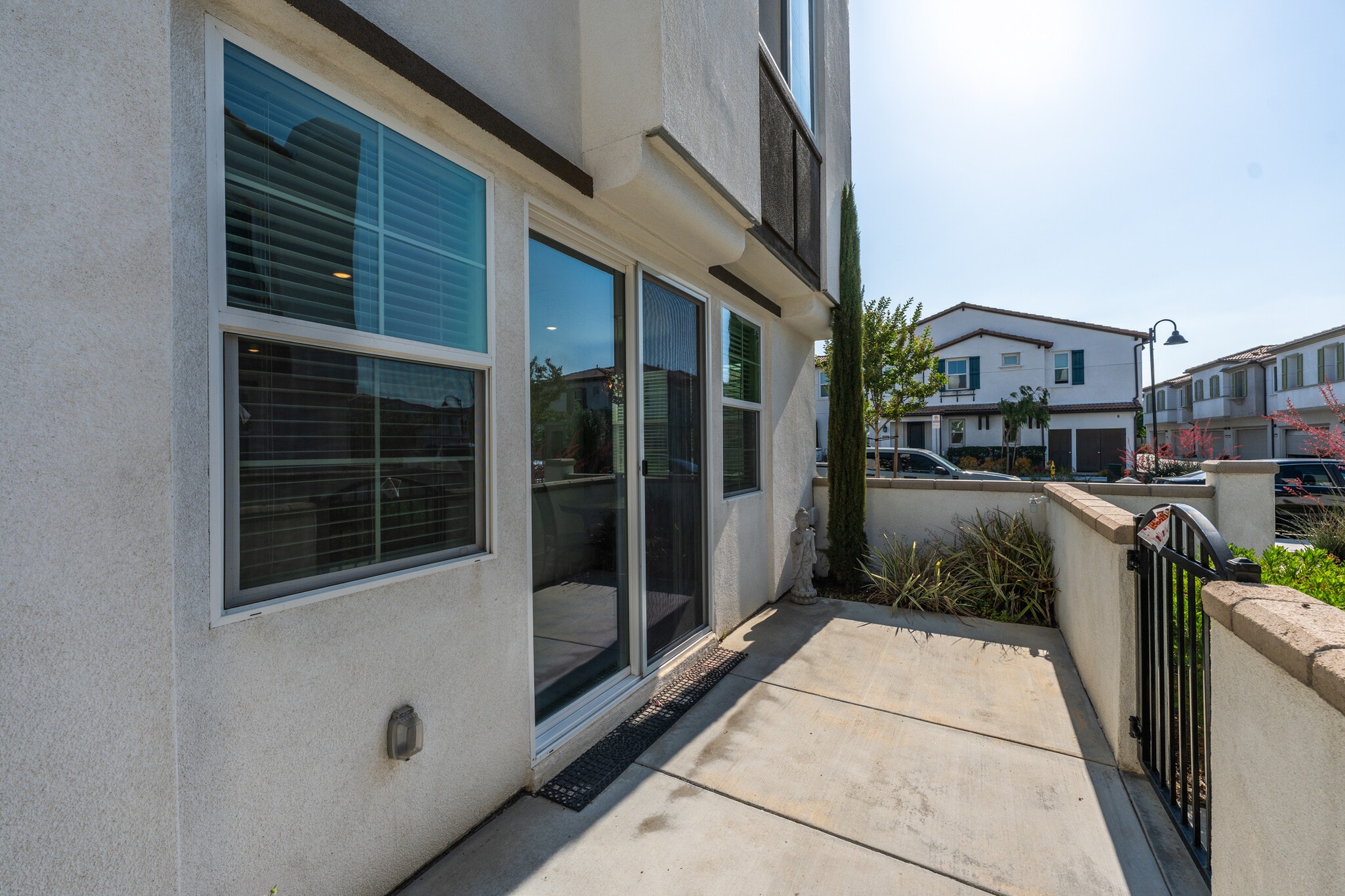 Building Photo - 30324 Town Square Dr