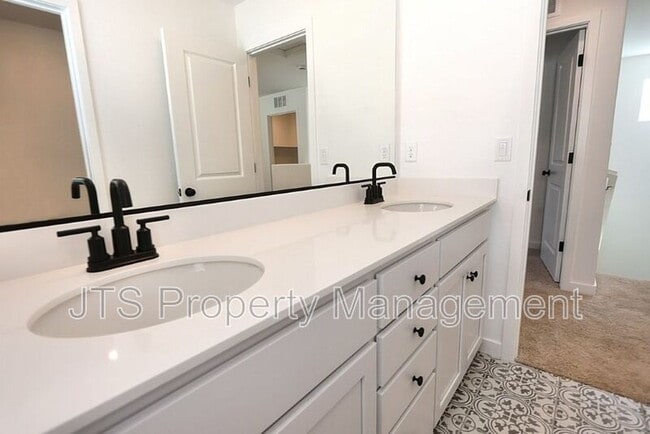 Building Photo - 4266 Aura Way