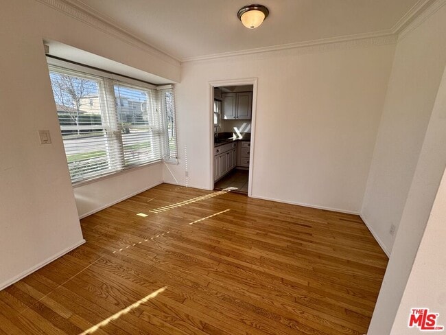 Building Photo - 6122 S Fairfax Ave