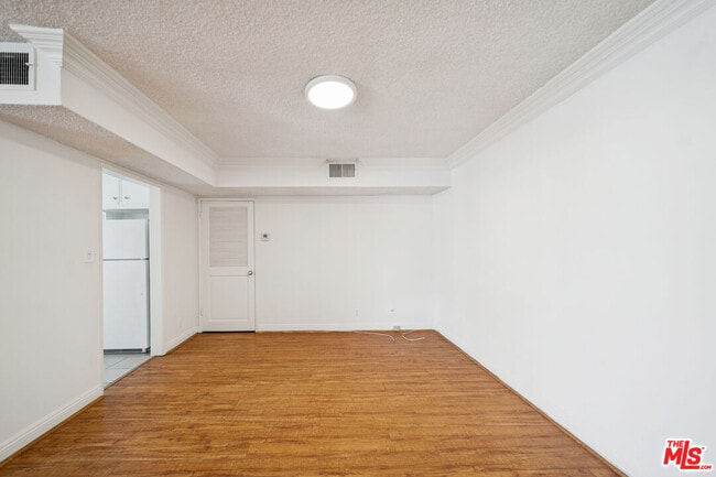 Building Photo - 131 Orlando Ave