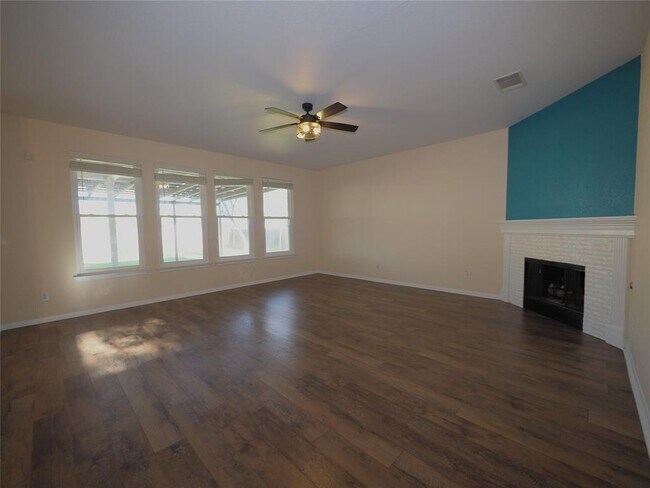 Building Photo - 324 Hidden Brook Ln