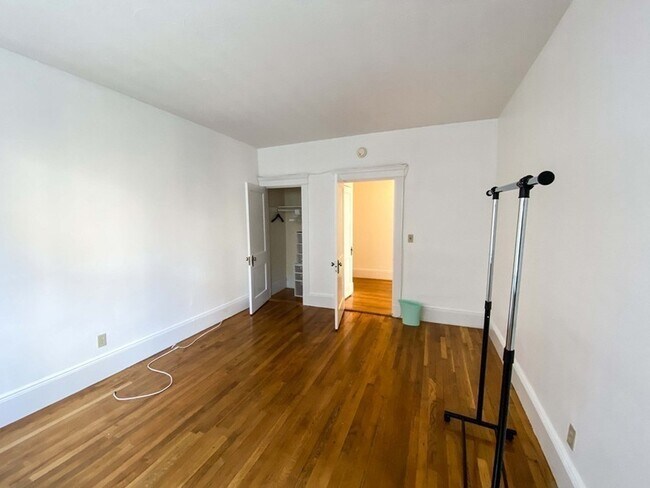 Building Photo - 15 Parkman St