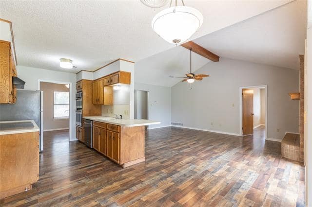 Building Photo - 3826 Crest Way