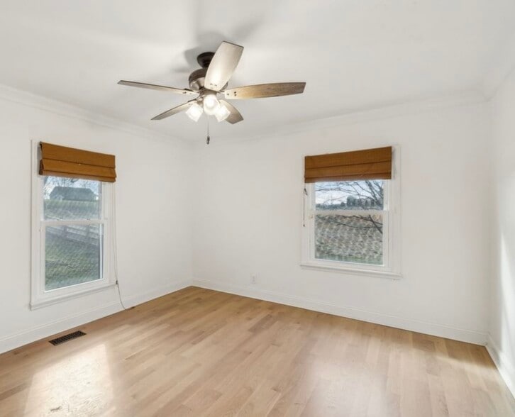 Building Photo - 1726 Lewisburg Pike