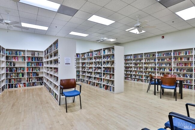 Building Photo - 150 Foxwood Ln