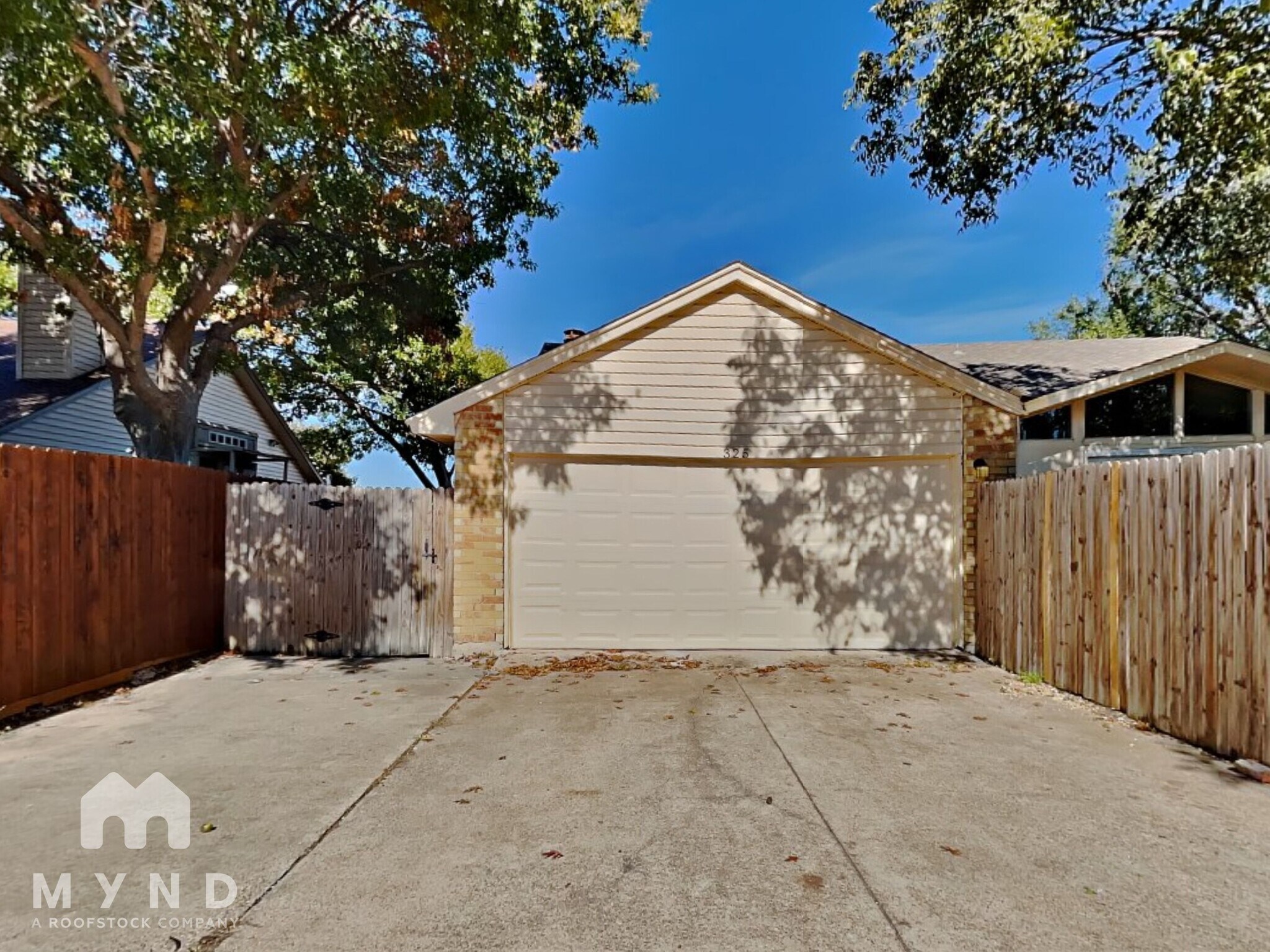 Building Photo - 325 Hemlock Dr