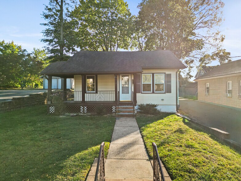 Building Photo - 15 vine street