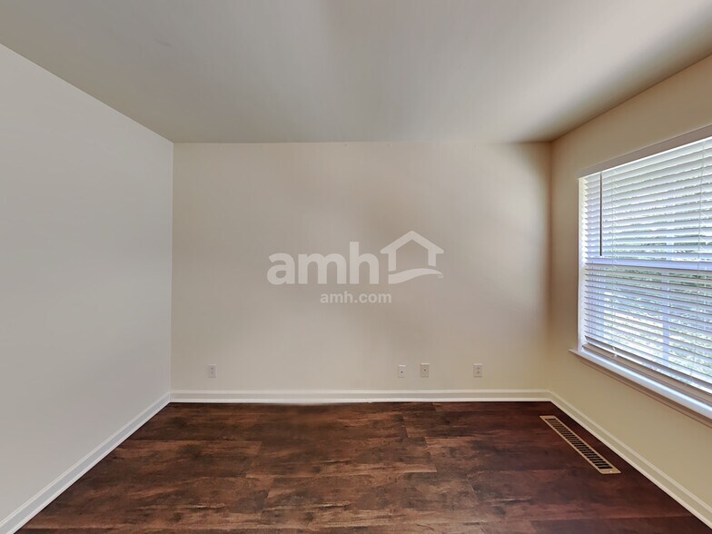 Building Photo - 605 Daniel Ct