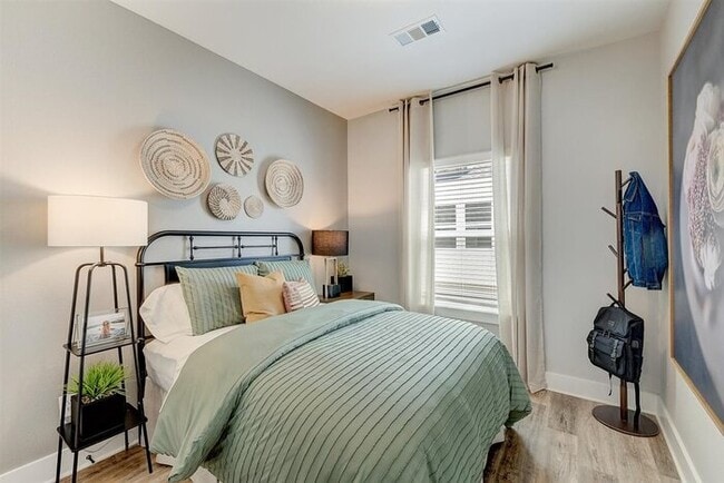 Building Photo - 3905 Constantine Dr