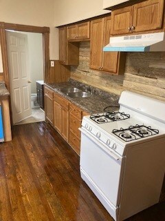 Primary Photo - 141 Short St