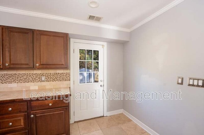 Building Photo - 1737 Bozo Ln