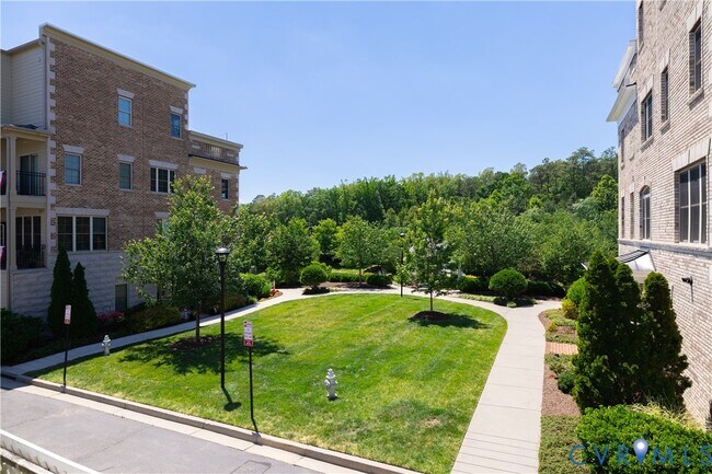 Building Photo - 3921 Liesfeld Pl
