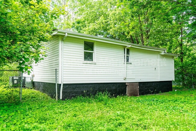 Building Photo - 11244 Yarnell Rd