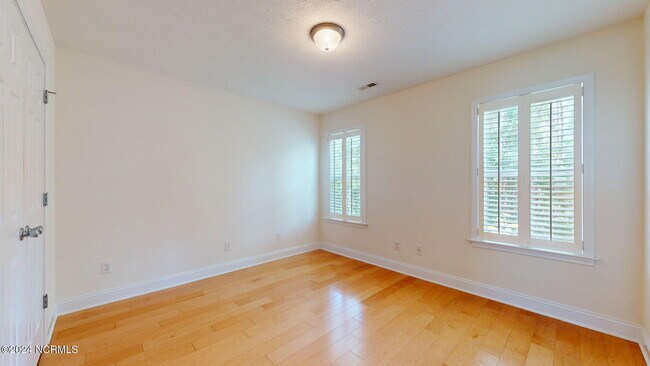 Building Photo - 536 Catamaran Dr