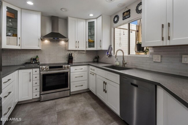 Building Photo - 8633 E Monterosa Ave