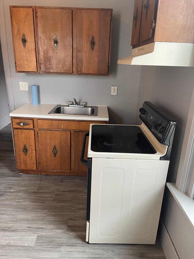 Building Photo - 1340 Herr St