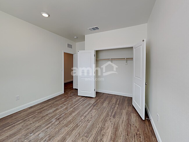 Building Photo - 704 Sienna Rising Drive