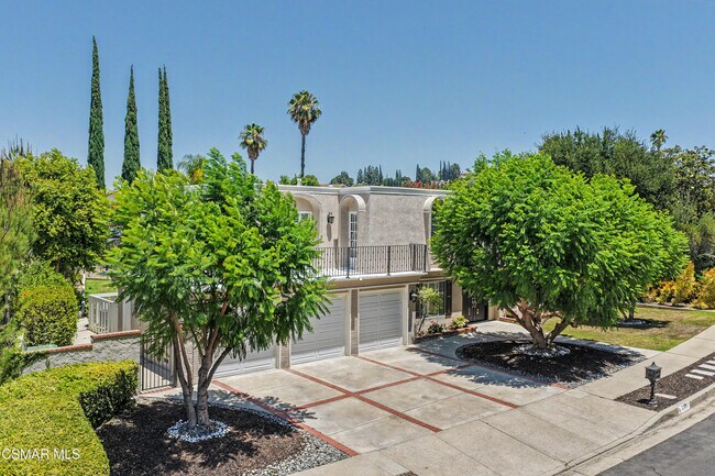 Building Photo - 22777 Brenford St