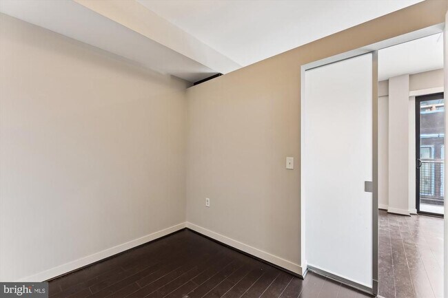 Building Photo - 1320 Fenwick Ln