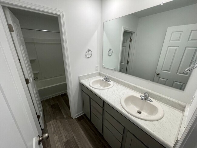 Building Photo - New Home East Jefferson For Rent