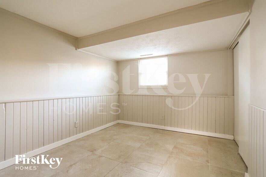 Building Photo - 4609 Paxton Dr S