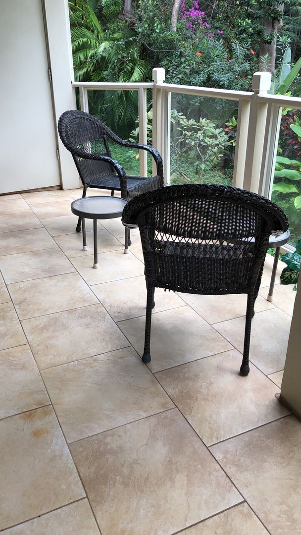 Building Photo - Spacious Furnished Grand Champions End Unit Available