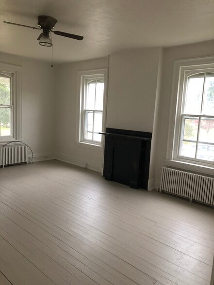 Building Photo - 37 Prizer Rd